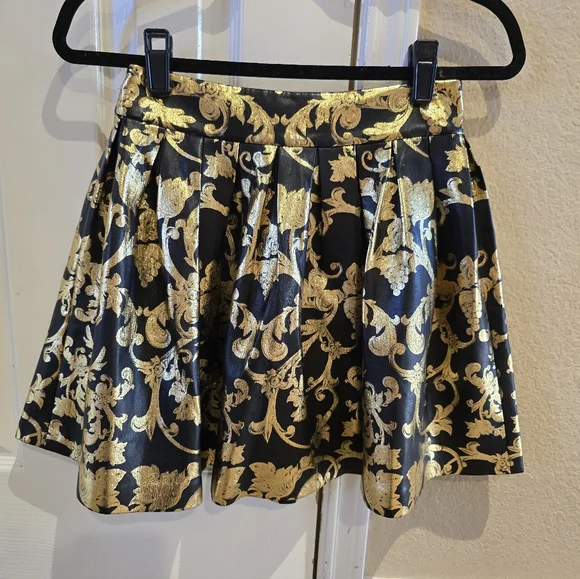 $395 Alice + Olivia Women's Black High Rise Vegan Leather Mini Skirt Size 4 - Picture 1 of 7